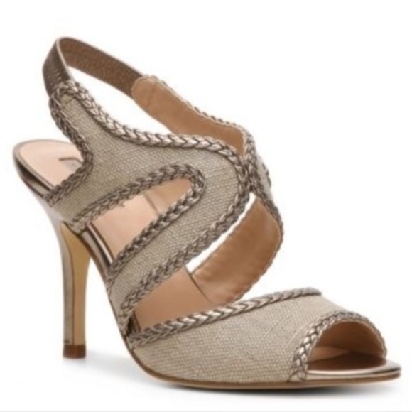 Tahari Shoes - TAHARI SHIMMER LINEN HEELS